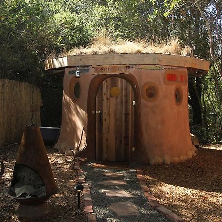 Hobbit Hut Hotel Geyserville Ruang foto