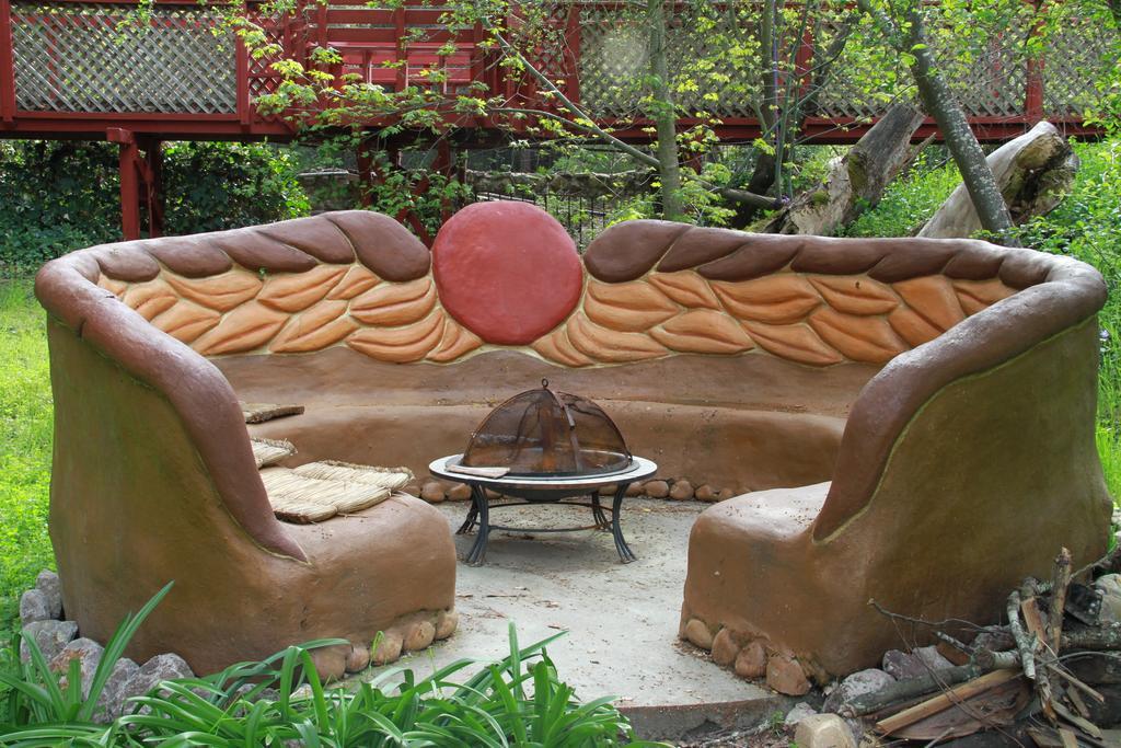 Hobbit Hut Hotel Geyserville Bagian luar foto
