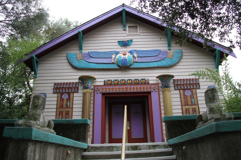 Hobbit Hut Hotel Geyserville Bagian luar foto
