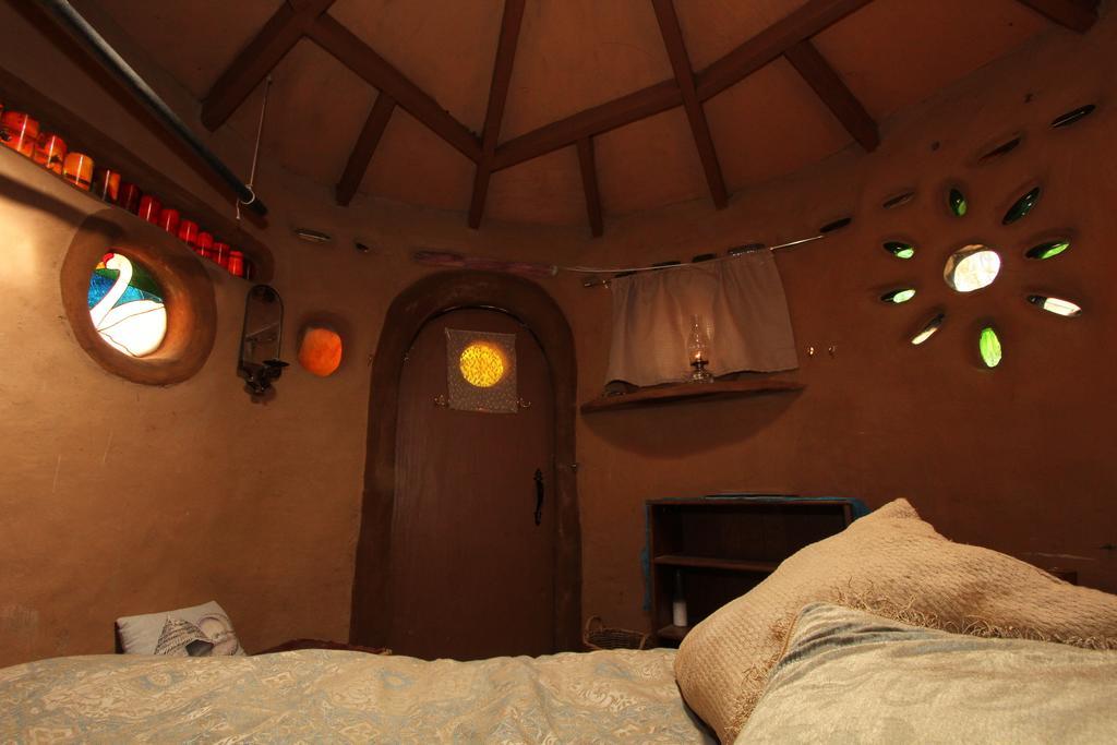 Hobbit Hut Hotel Geyserville Bagian luar foto